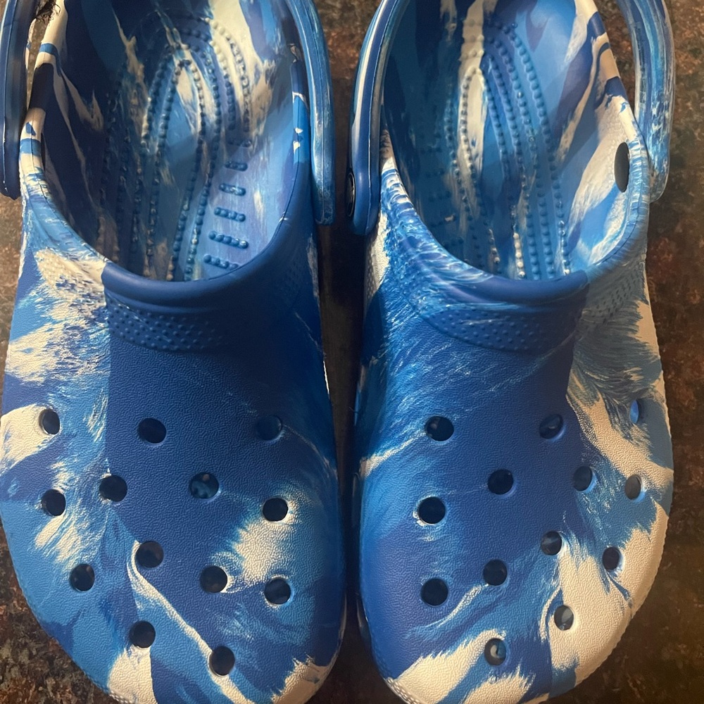 Marbled crocs